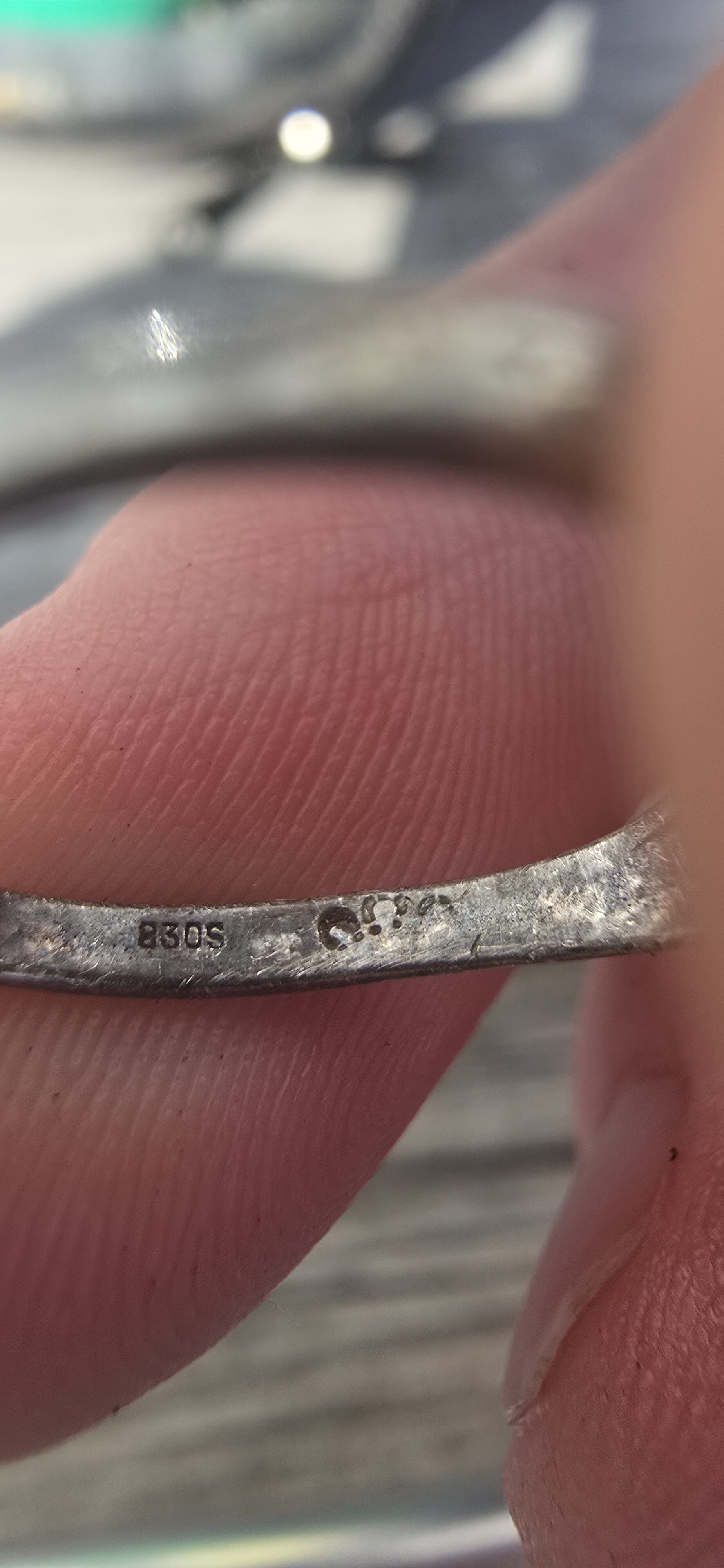 Gammel barnering i 830S sølv – funnet med metalldetektor (1940–60)