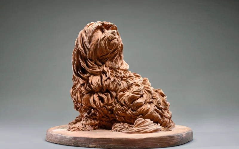 En unik terrakottaskulptur av pioneren Anne Seymour Damer er midlertidig stanset fra eksport etter Sotheby’s-salg. Britiske myndigheter håper verket, verdsatt til 8,5 millioner kroner, kan bli værende i landet.