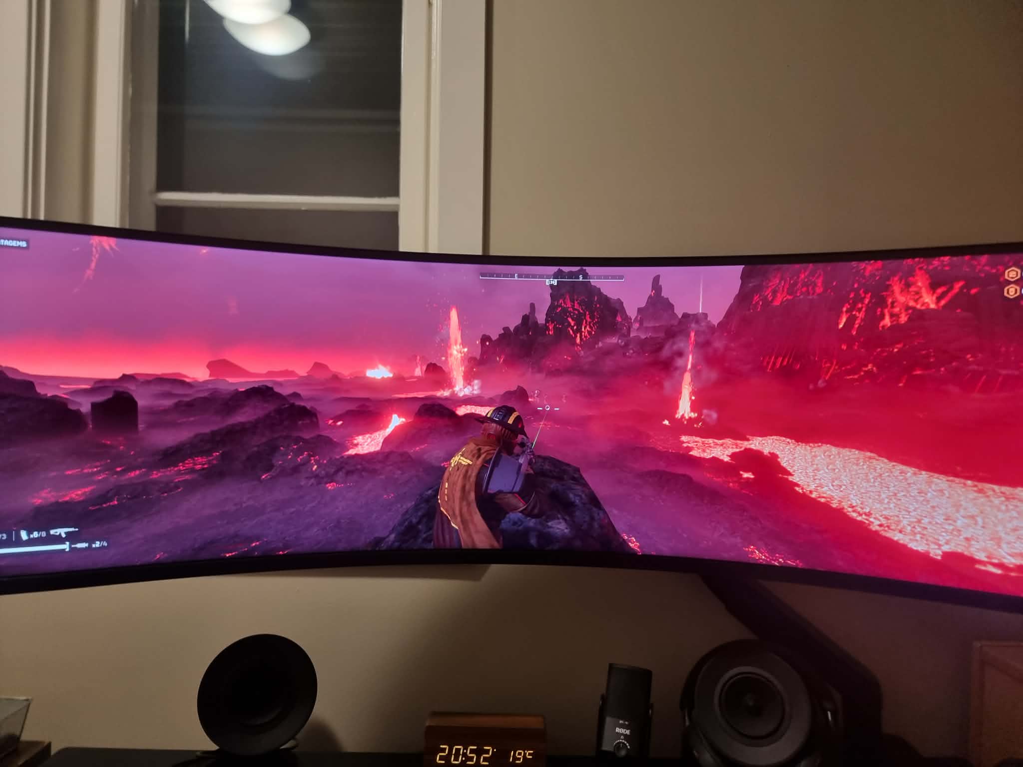 PC skjerm: Samsung Odyssey G9