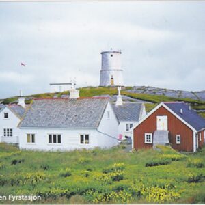 Kvitholmen fyrstasjon er et kystfyr som ligger på en liten holme nord for det beryktede havstykket Hustadvika