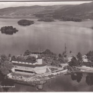 Sundøya Fjordrestaurant i Kroksundet mellom Steinsfjorden og Tyrifjorden i Hole kommune