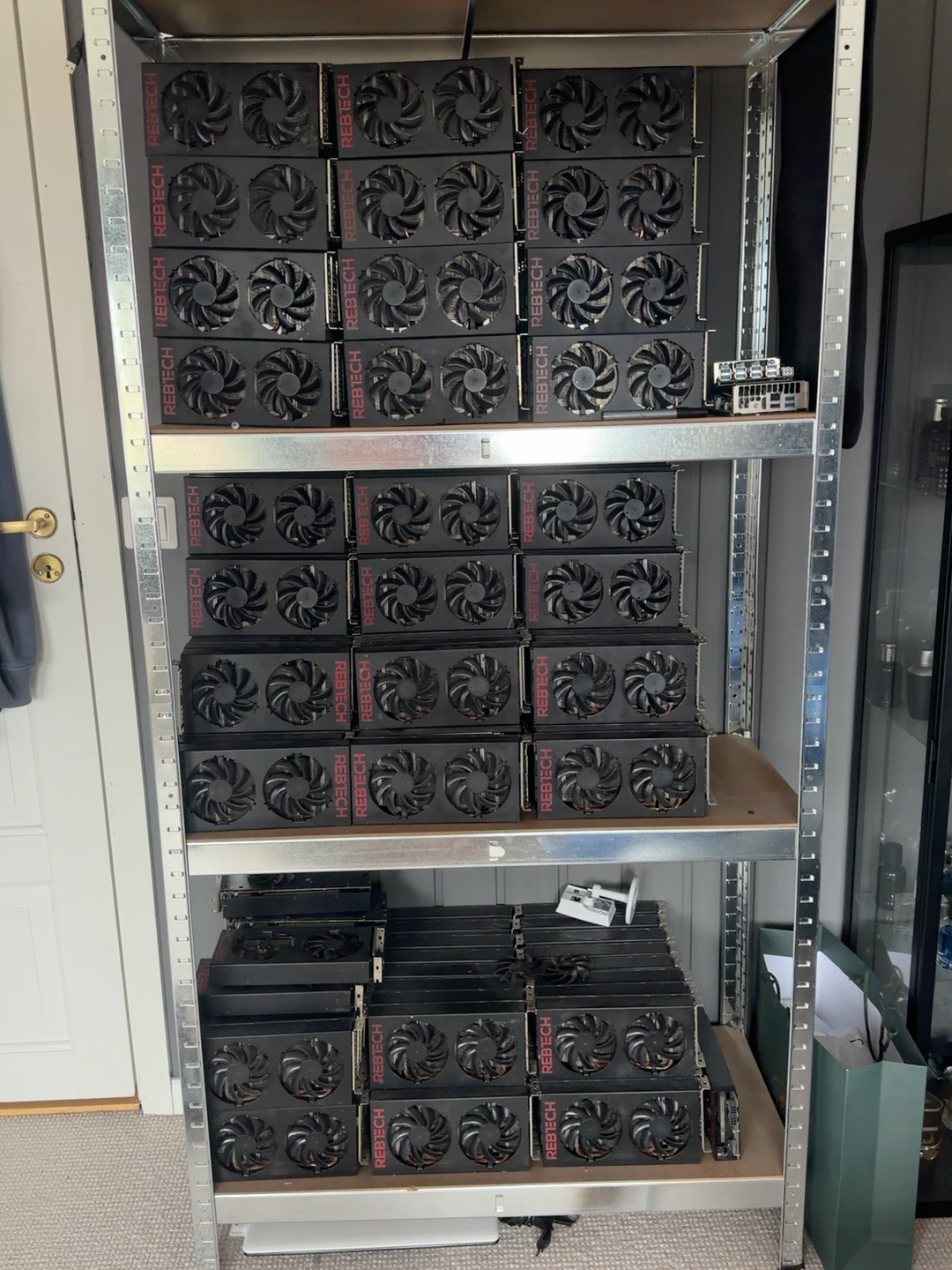 200x AMD Radeon RX 470 – stort parti