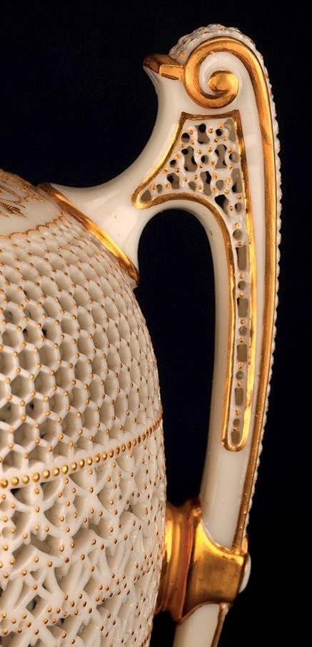 Detalj av vasen hos Hutchinson Scott.