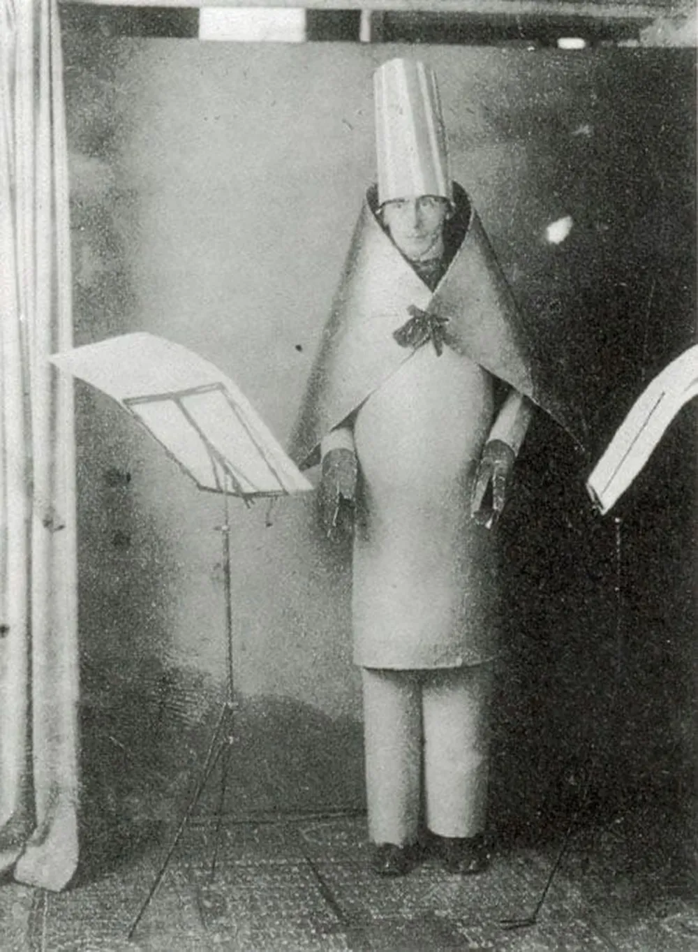 Hugo Ball, grunnleggeren av dada-bevegelsen. © Wikimedia Commons
